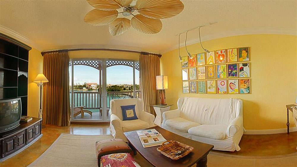 Pelican Bay Hotel Freeport Exterior photo